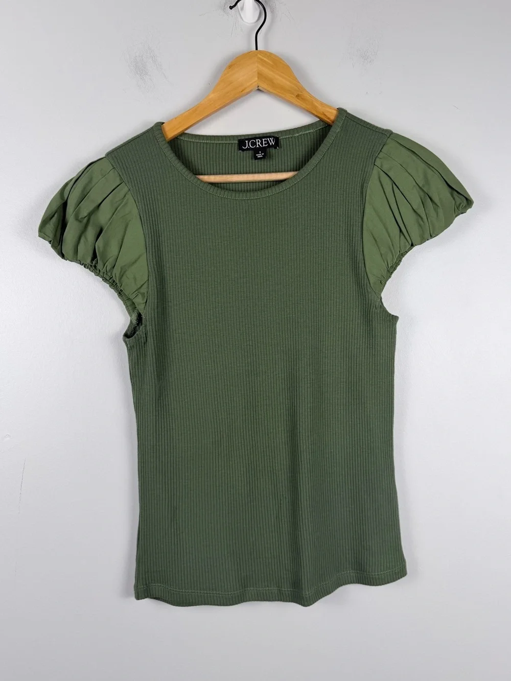 J. Crew Vintage rib T-shirt with cotton poplin puff sleeves green size small
